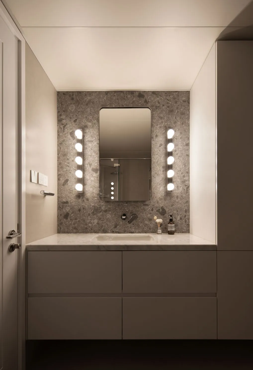 Bathroom & Kitchen detail 16 — C Residence