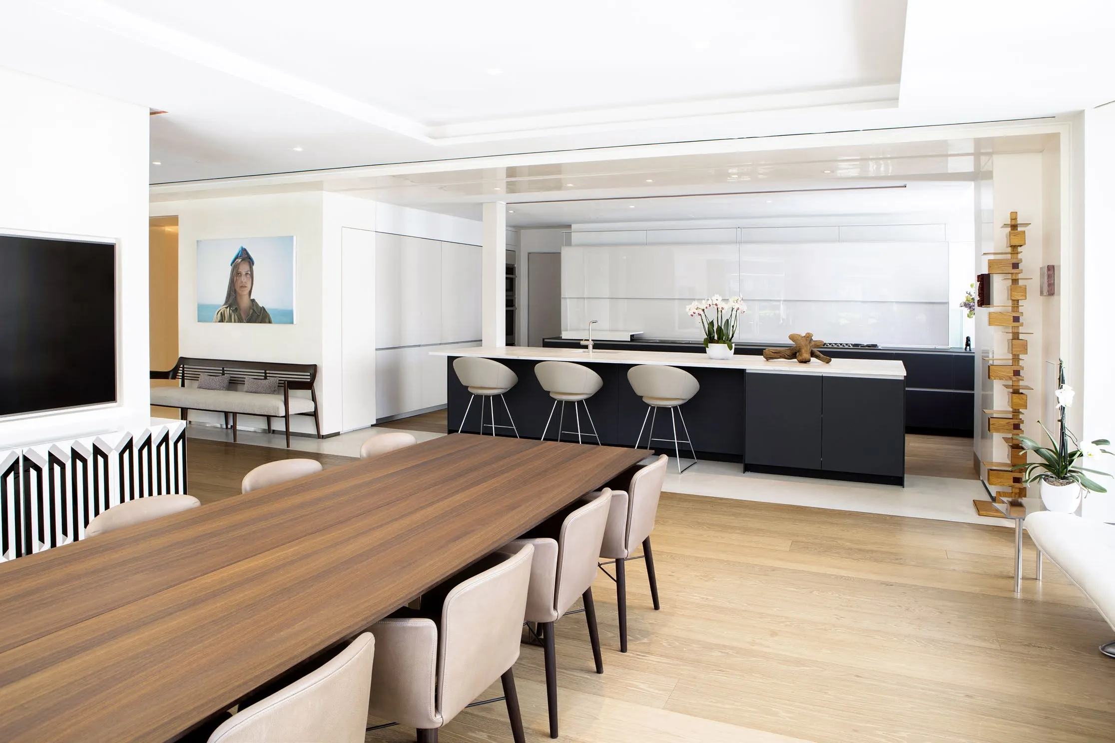 Dining, view 05 — T Residence
